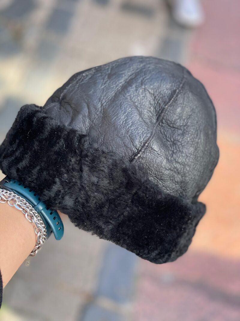 Gorro en cuero